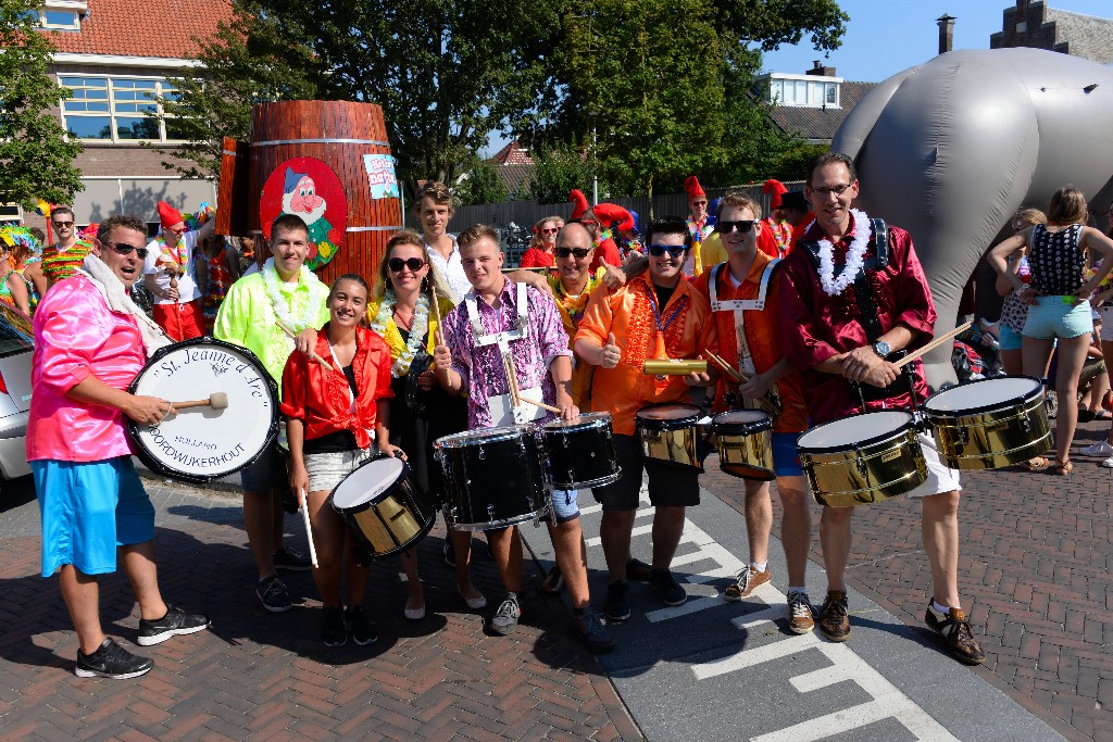 ../Images/Zomercarnaval Noordwijkerhout 013.jpg